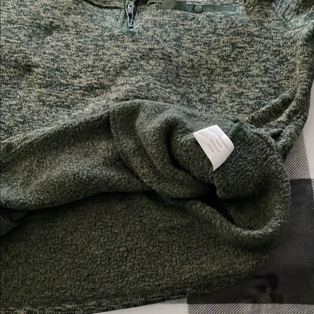 Eddie Bauer Men's Green 1/4 zip Sweater - Picture 7 of 8